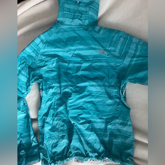 The North Face Rain/Wind Jacket - Picture 2 of 3